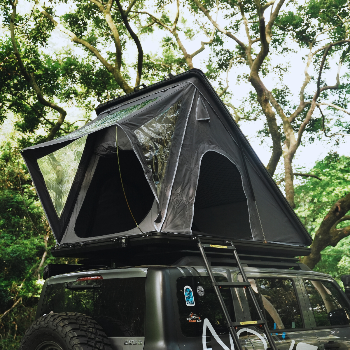Novsight Outdoor Hard Shell Rooftop Tent - NOVSIGHT